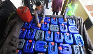 Polisi Gagalkan Pengiriman 2.000 Liter Arak Bali