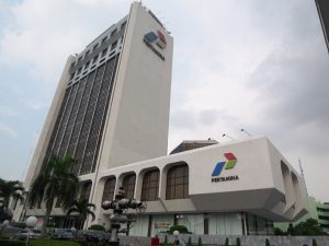 Laba Bersih Pertamina Anjlok 25 Persen