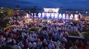 Semarakkan Gerakan Salat Subuh Berjamaah–Ribuan Anak Penuhi Pantai Losari