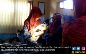 Bayi Mungil di Atas Karung Putih Sengaja Dibuang di Sawah