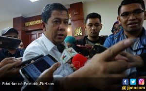 Fahri Hamzah Menyerang, Tifatul Berpantun