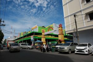 Bangunan Parkir Pasar Butung Langgar Rolling