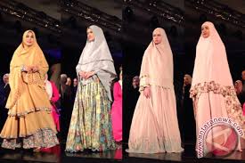 Busana Muslim Dongkrak Industri Fashion