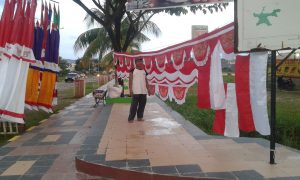 Jelang 17 Agustus Pedagang Bendera Mulai Ramai