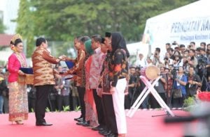 Danny Dapat Dua Penghargaan Nasional di Bidang Koperasi