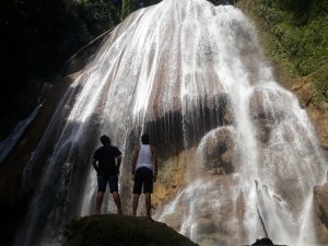 Tumburano Bukti Cinta Duru Balewula dan Wulangkiinokooti