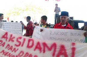 Warga Kabawo Demo, Ancam Blokir Poros Trans Sulawesi Muna-Buteng