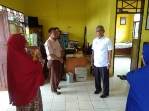 Lakukan Sidak, Husler Naik Pitam Lihat Absen Guru