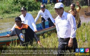 Menteri Amran Loncat dari Perahu, Petani Tepuk Tangan