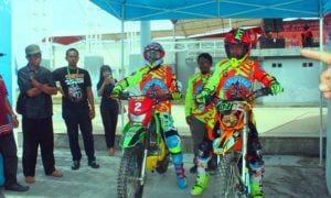 Dalam Turnamen One Day Trail Adventure–Bupati dan Wabup Kolut Adu Nyali dengan Ratusan Rider