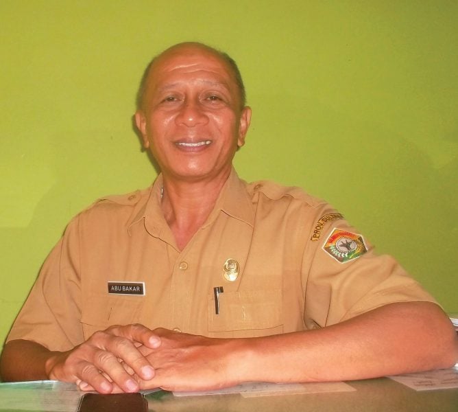 Kepala SMA Negeri 7 Kendari, Drs. Abu Bakar, M.Pd