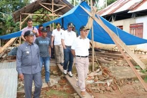 Terkena Musibah, Bupati Konsel Bantu Warga Laonti 