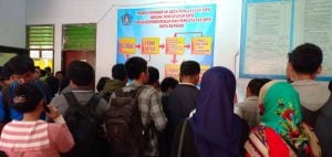 Pendaftaran CPNS Dibuka, Kantor Disdukcapil Kendari Dipadati Warga