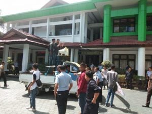 Mahasiswa Demo di Polda SultraTuntut BRI Baubau Bertanggungjawab