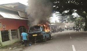 Mobil Terbakar di Depan Rumah Anggota DPR RI