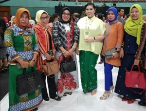 Kain Tenun Muna Ikut Ajang Indonesia Fashion Week di Jakarta