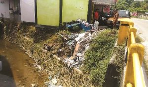 Lurah Tegur, Warga Wamponiki yang Buang Sampah di Kali