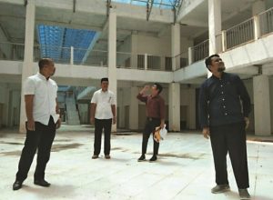 Ahli Kontruksi UHO Temukan Retakan Pada Gedung Pasar Modern Laino