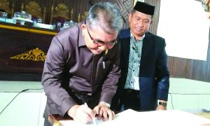 Abu Hasan Tandatangani  Nota Kesepakatan Bersama DPRD Butur