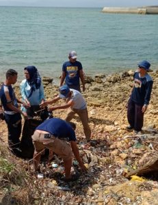 Jelang HPN, Aksi Bersih Sampah Digelar di Pelabuhan