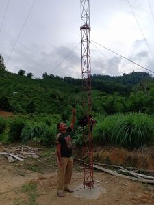 Kades Tutuwi Bangun Pemancar Wi Fi di Desanya