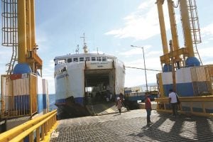 Kapal Ferry Kolaka tidak Diperbolehkan Memuat Penumpang