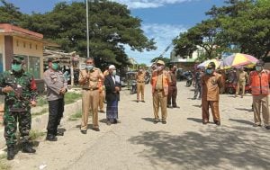 Bupati Kolaka Ahmad Safei : Jika Ada Warga Pasar Positif Corona, Terpaksa Pasar Kita Tutup