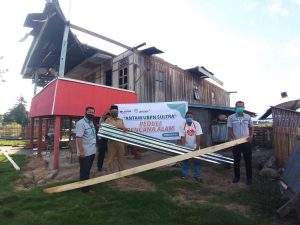 Antam Salurkan Bantuan Korban Puting Beliung di Totobo