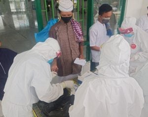 Jamaah Masjid di Butur Jalani Rapid Test