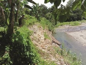 Belasan Rumah di Lamekongga Terancam Longsor