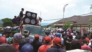 Ratusan Warga Koltim Desak Pemilihan Wakil Bupati Segera Diproses