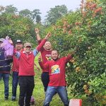Temu Mitra Tiran Group dan IKA UNHAS Dikemas Santai di Kebun Rambutan