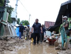 Tanggap Bencana Banjir, Pj Gubernur Sultra Instruksikan Dirikan Posko Terpadu dan Kunjungi Warga Terdampak di Kendari