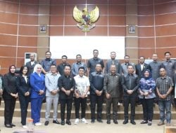 Rapat Paripurna DPRD Kolaka, Amri-Husmaluddin Sah Bupati dan Wakil Bupati Kolaka 2025-2030