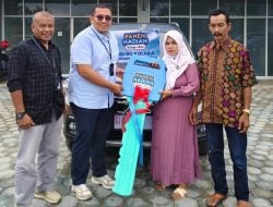 Sempat Dikira Hoax, Dua Nasabah Ini Kaget Dapat Hadiah Mobil dari BRI Kolaka