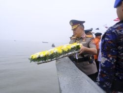Kenang Jasa Pahlawan, Polda Sultra Gelar Upacara Tabur Bunga