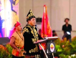 Wagub Sultra Hadiri Pengukuhan DPP Lembaga Adat Tolaki Periode 2025–2030
